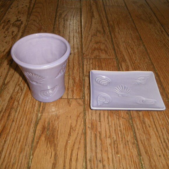 Ceramic Bathroom Set Toothbrush Cup & Soap Dish w/ Shells Pattern - Picture 1 of 3